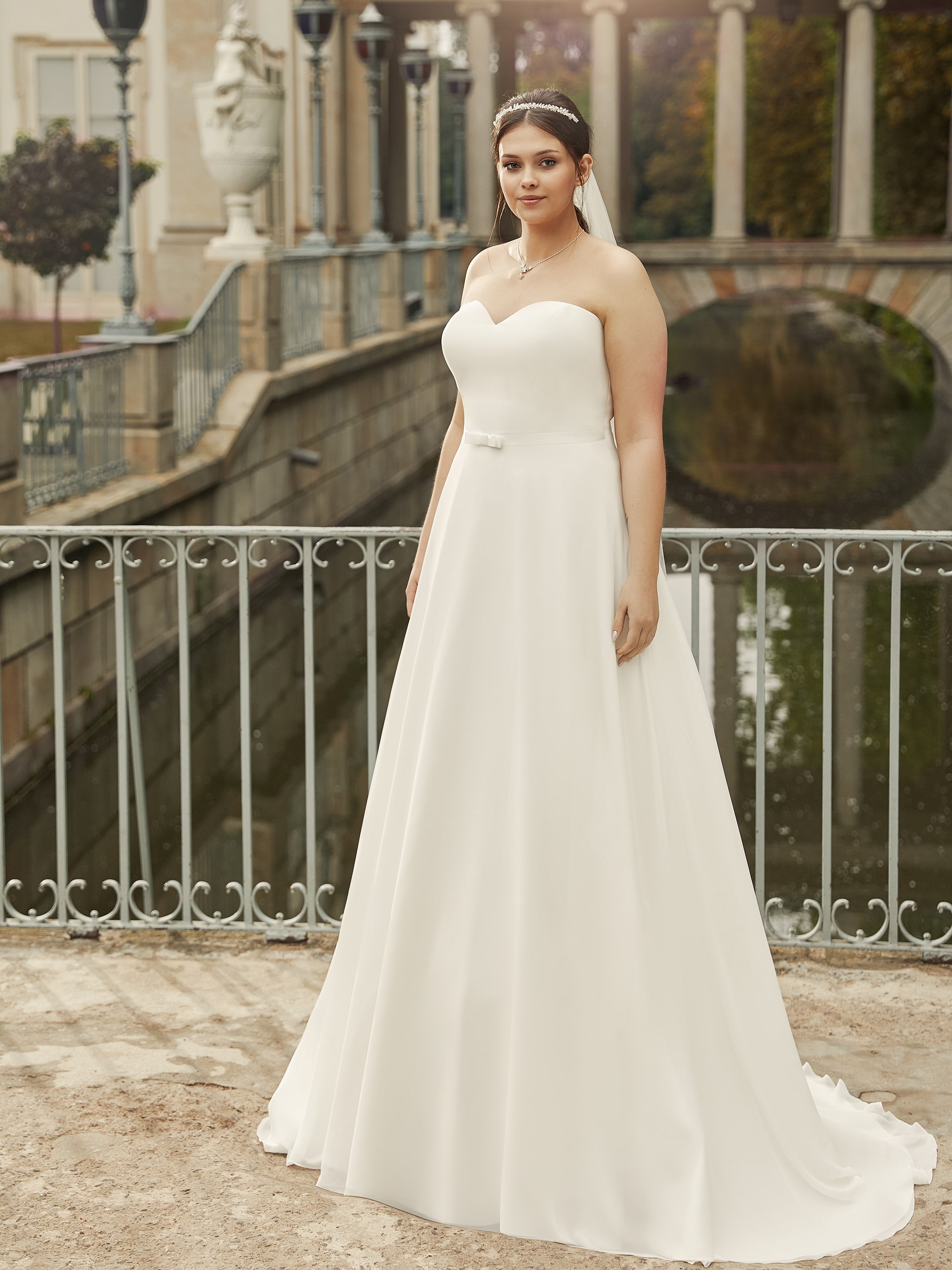 harmonia-monaberg-plus-size-bianco-evento-bridal-dress-1