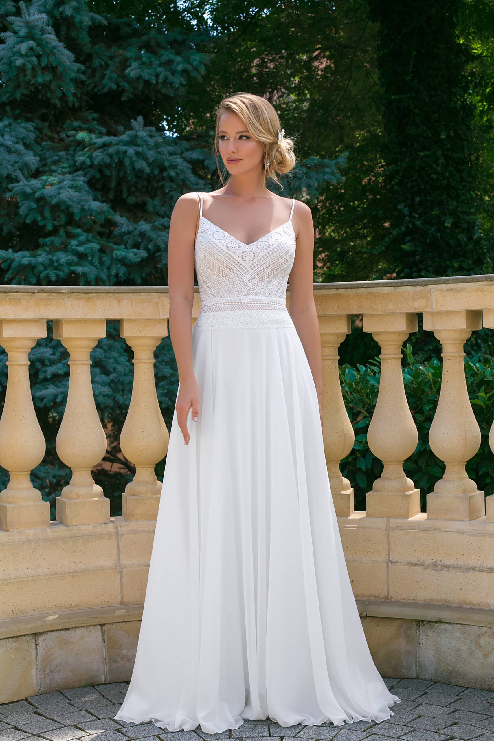 Brautkleid Angela Bianca 1016 mit Spitzentop und fließendem Rock in Hamburg