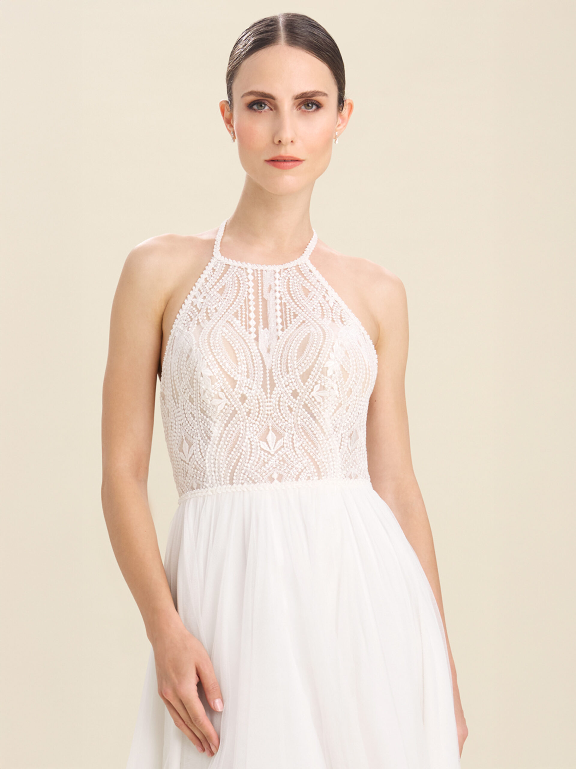 Brautkleid Sandy mit amerikanischem Ausschnitt und moderner Glitzerspitze